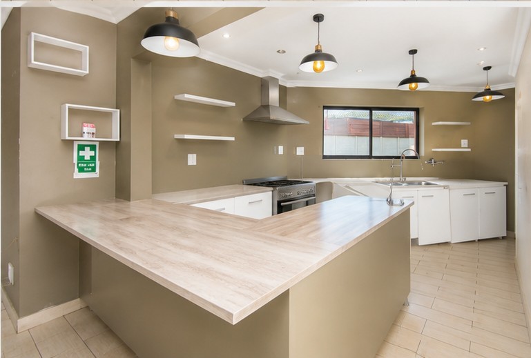 House for sale in Helderkruin, Roodepoort, 341 m²