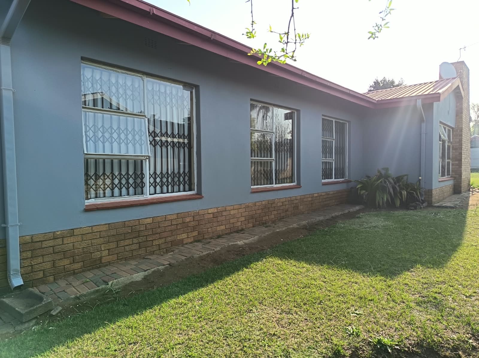 House for sale in Huttenheights, Newcastle, KwaZulu Natal, 1218 m²