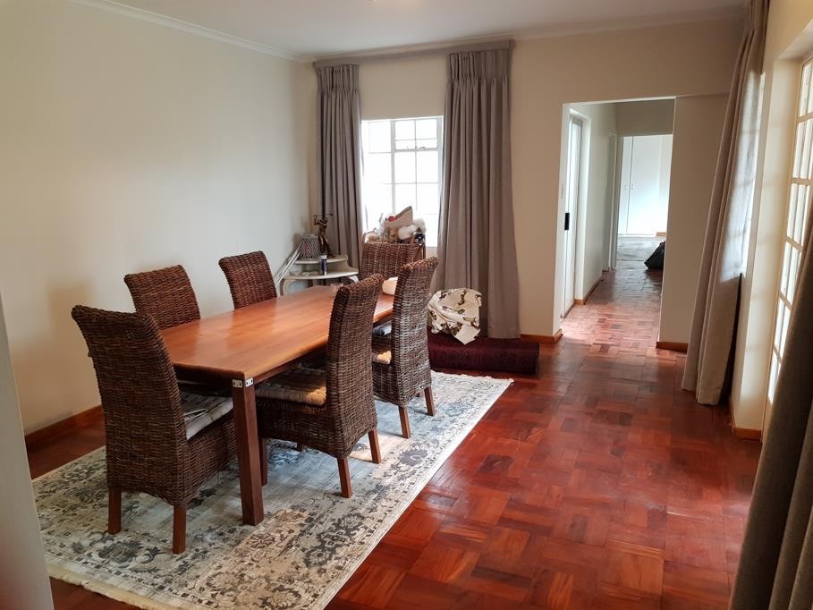 Apartment for rent in Atholl, Sandton, 130 m²
