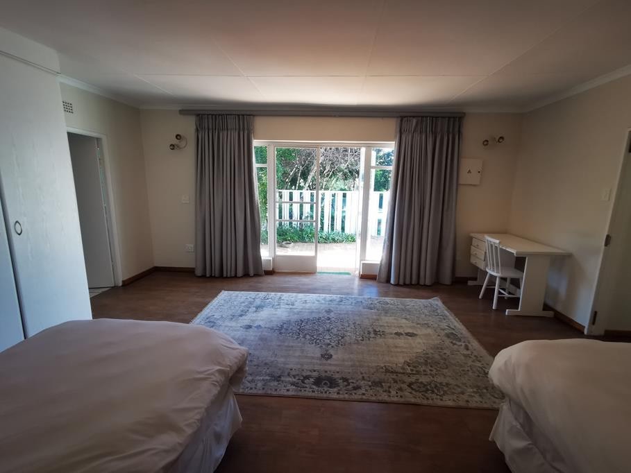 Apartment for rent in Atholl, Sandton, 130 m²