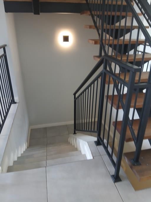Duplex for rent in Bryanston, Sandton, 118 m²
