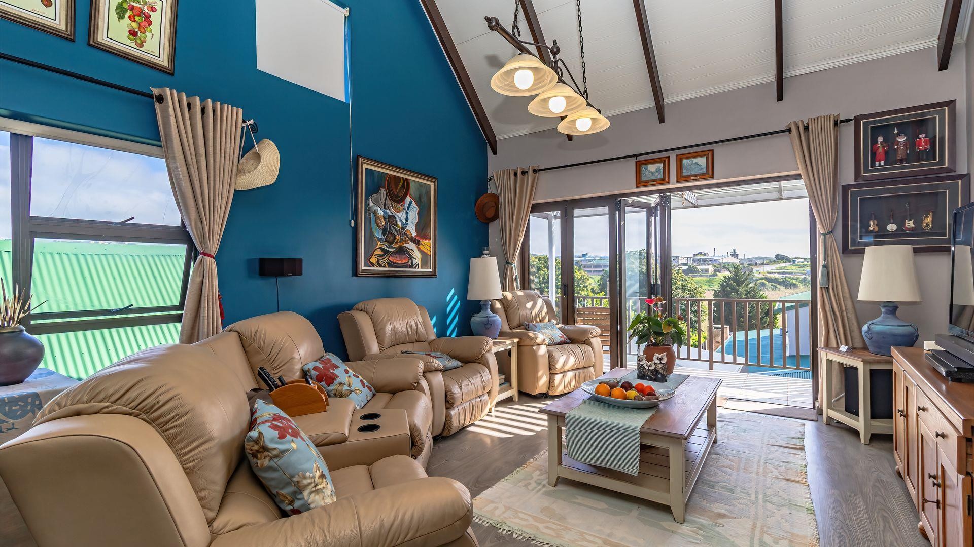 House for sale in Twee Kuilen, Diaz Beach, Mossel Bay, 180 m²