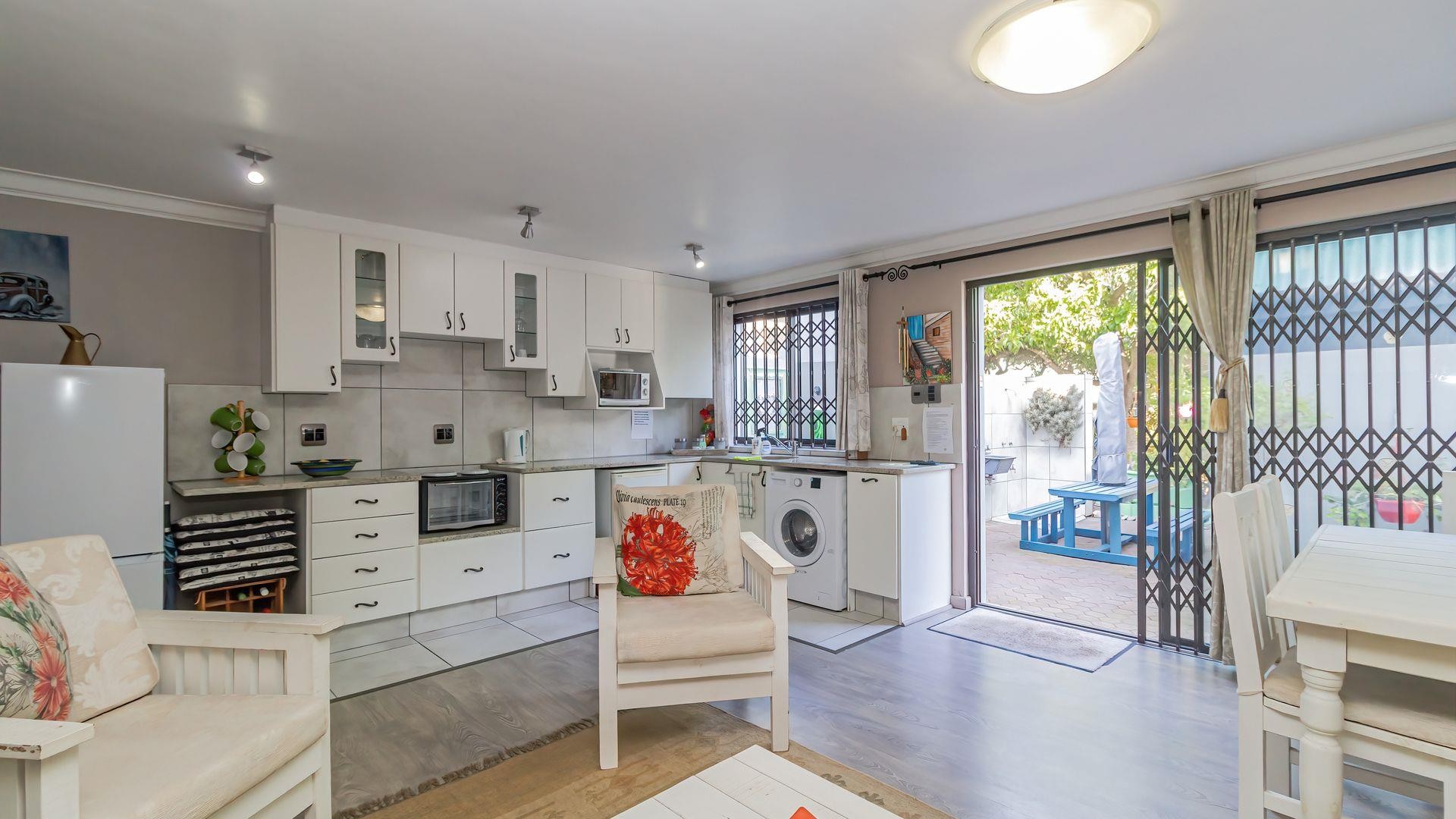 House for sale in Twee Kuilen, Diaz Beach, Mossel Bay, 180 m²