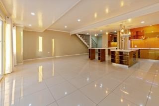 Duplex for rent in Morningside, Sandton, 270 m²