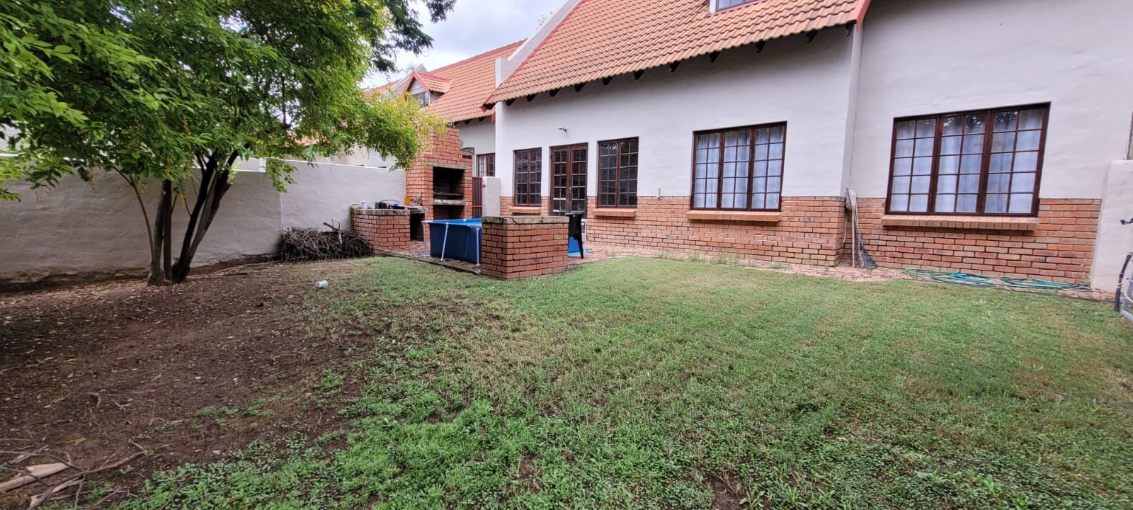 Townhouse for rent in Equestria, Pretoria, 141 m²