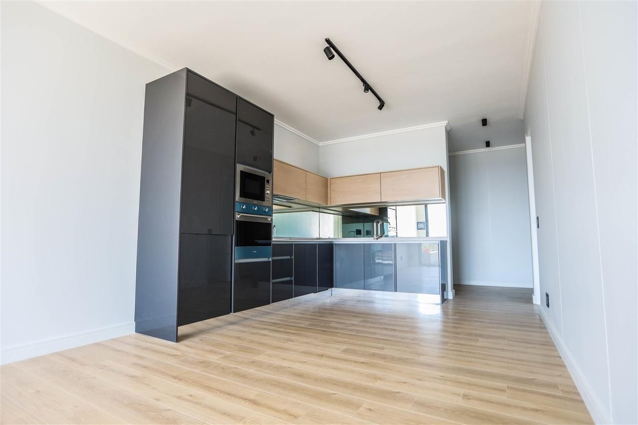 Apartment for sale in Waterfall Country Estate, Midrand, 80 m²