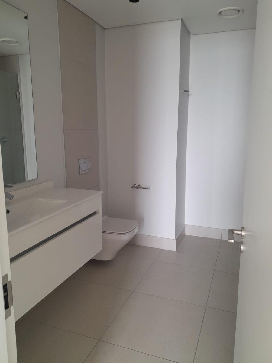 Apartment for sale in Waterfall Country Estate, Midrand, 80 m²