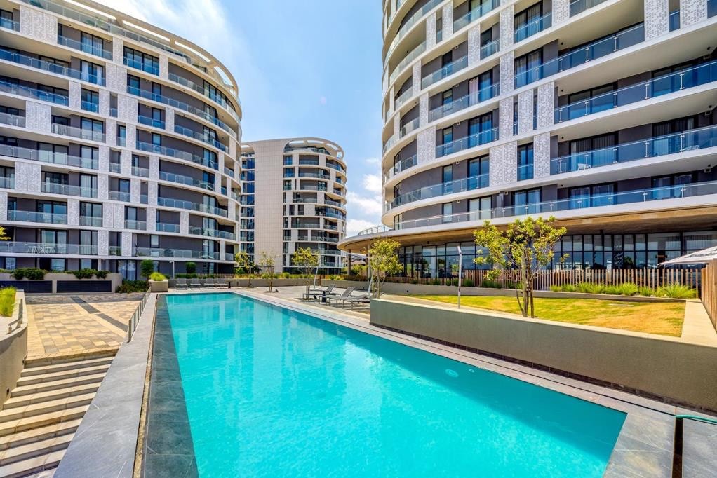 Apartment for sale in Waterfall Country Estate, Midrand, 80 m²