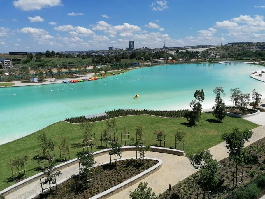 Apartment for sale in Waterfall, Midrand, 65 m²
