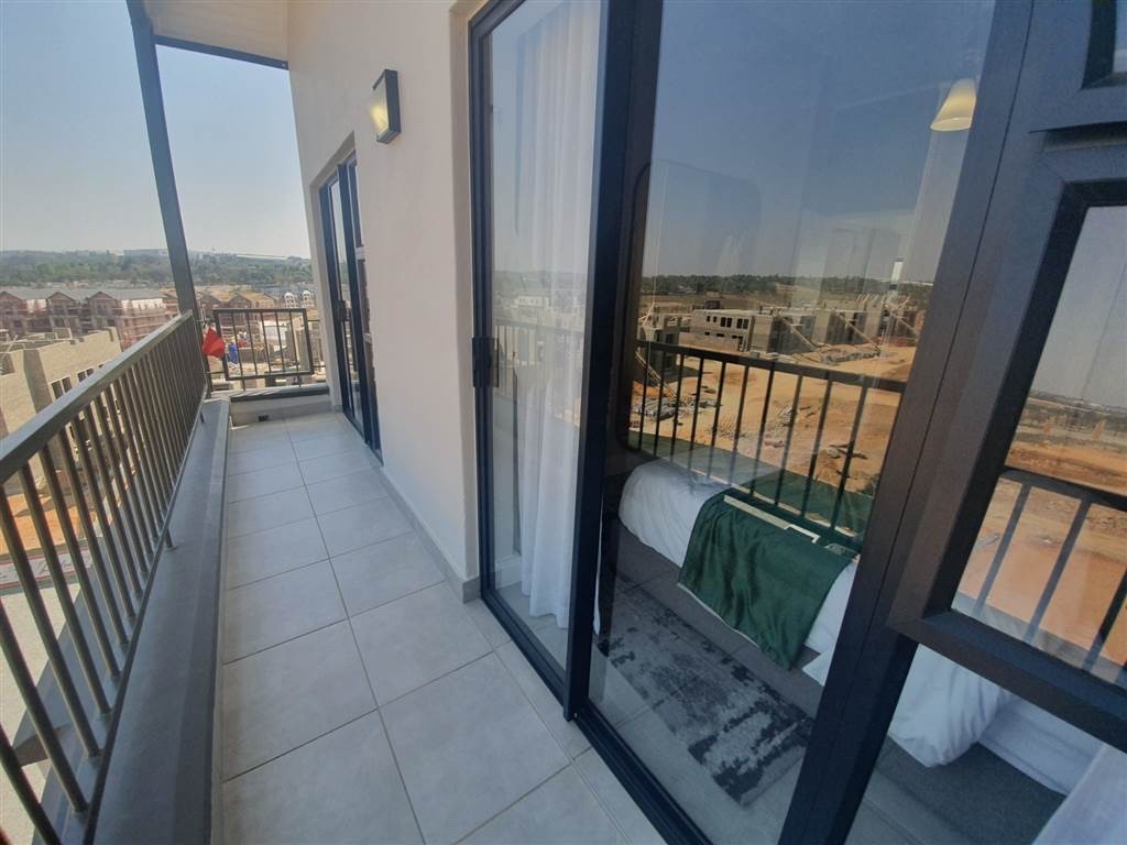 Apartment for sale in Waterfall, Midrand, 110 m²