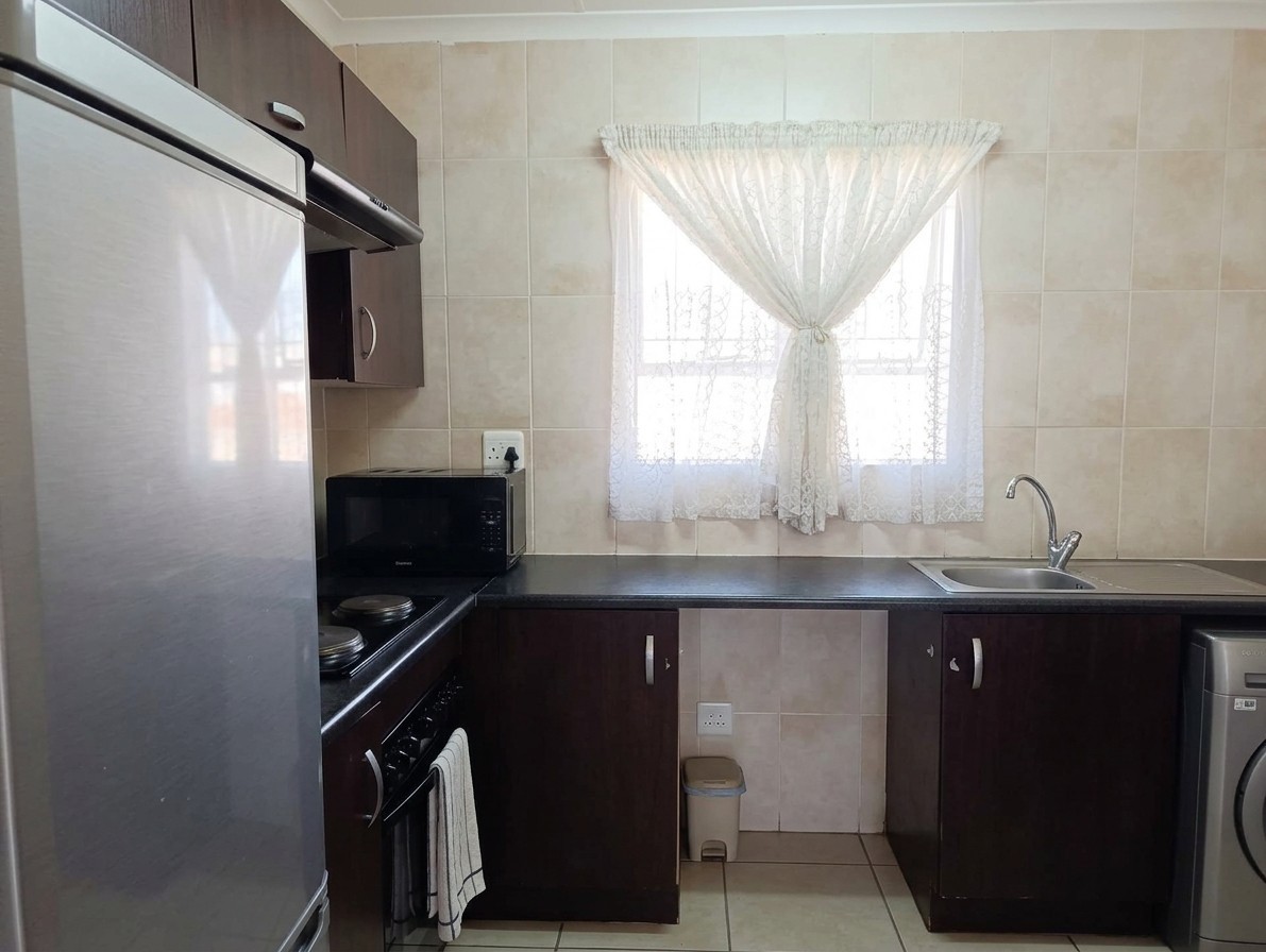 Apartment for sale in Aeroton, Johannesburg, 51 m²