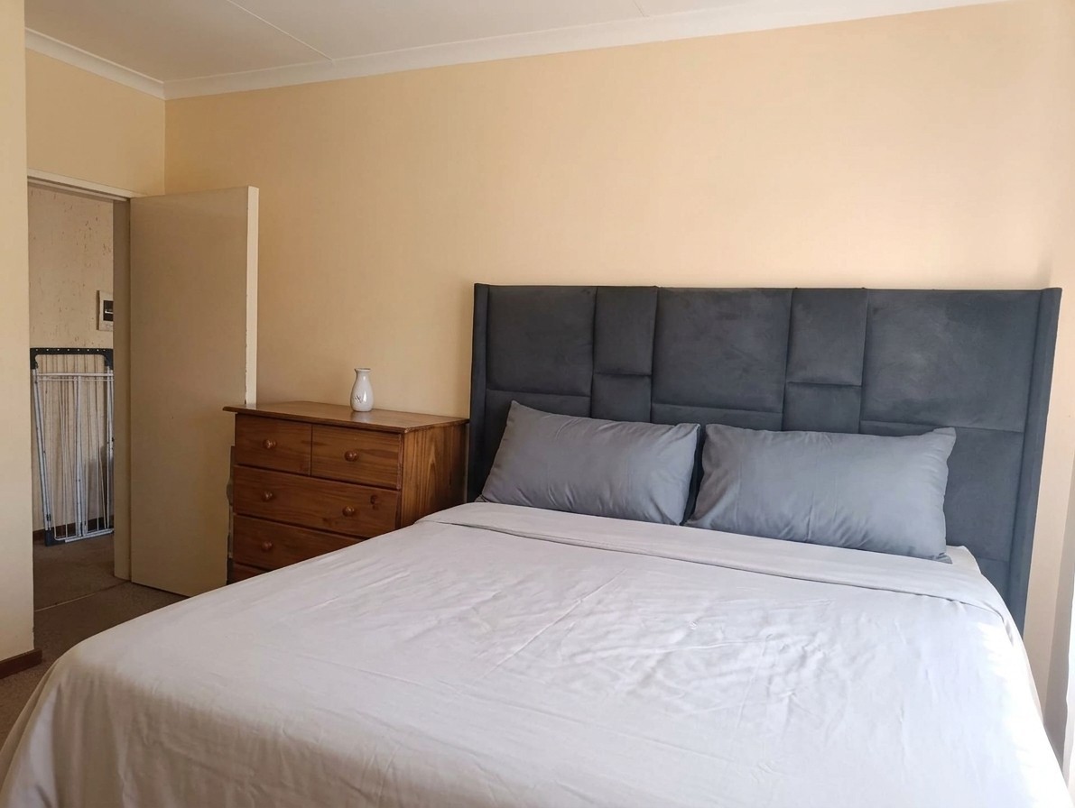 Apartment for sale in Aeroton, Johannesburg, 51 m²