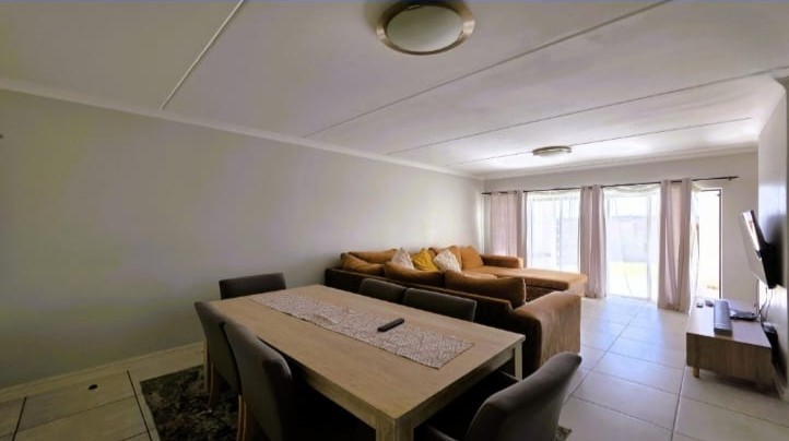 Apartment for sale in Blyde Riverwalk Estate, Pretoria, 101 m²