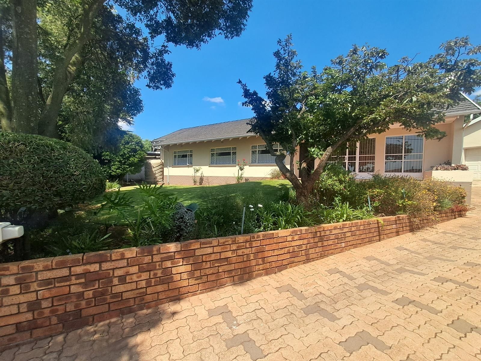 House for sale in Horison Park, Roodepoort, 277 m²