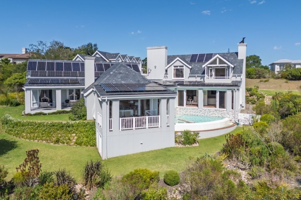 House for sale in Pezula Golf Estate, Knysna, 1925 m²
