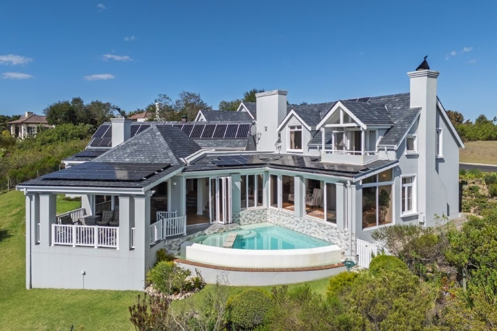 House for sale in Pezula Golf Estate, Knysna, 1925 m²