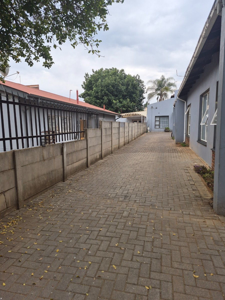 House for sale in Villieria, Pretoria, 1105 m²