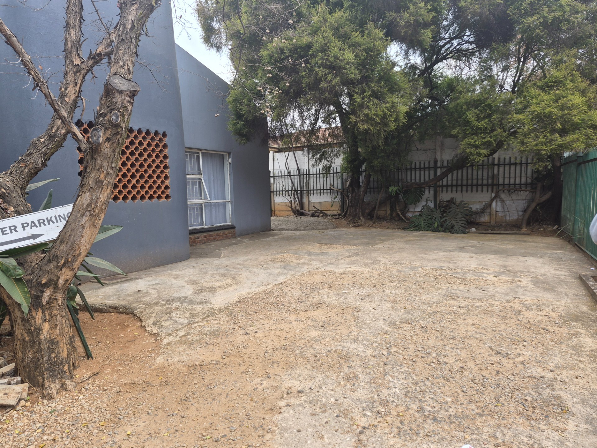 House for sale in Villieria, Pretoria, 1105 m²