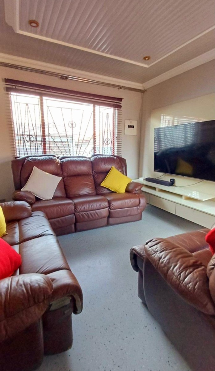 House for sale in The Orchards, Akasia, 300 m²