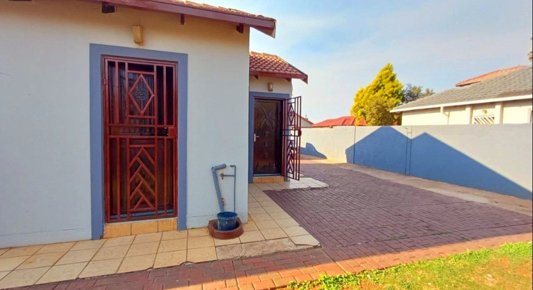 House for sale in The Orchards, Akasia, 300 m²