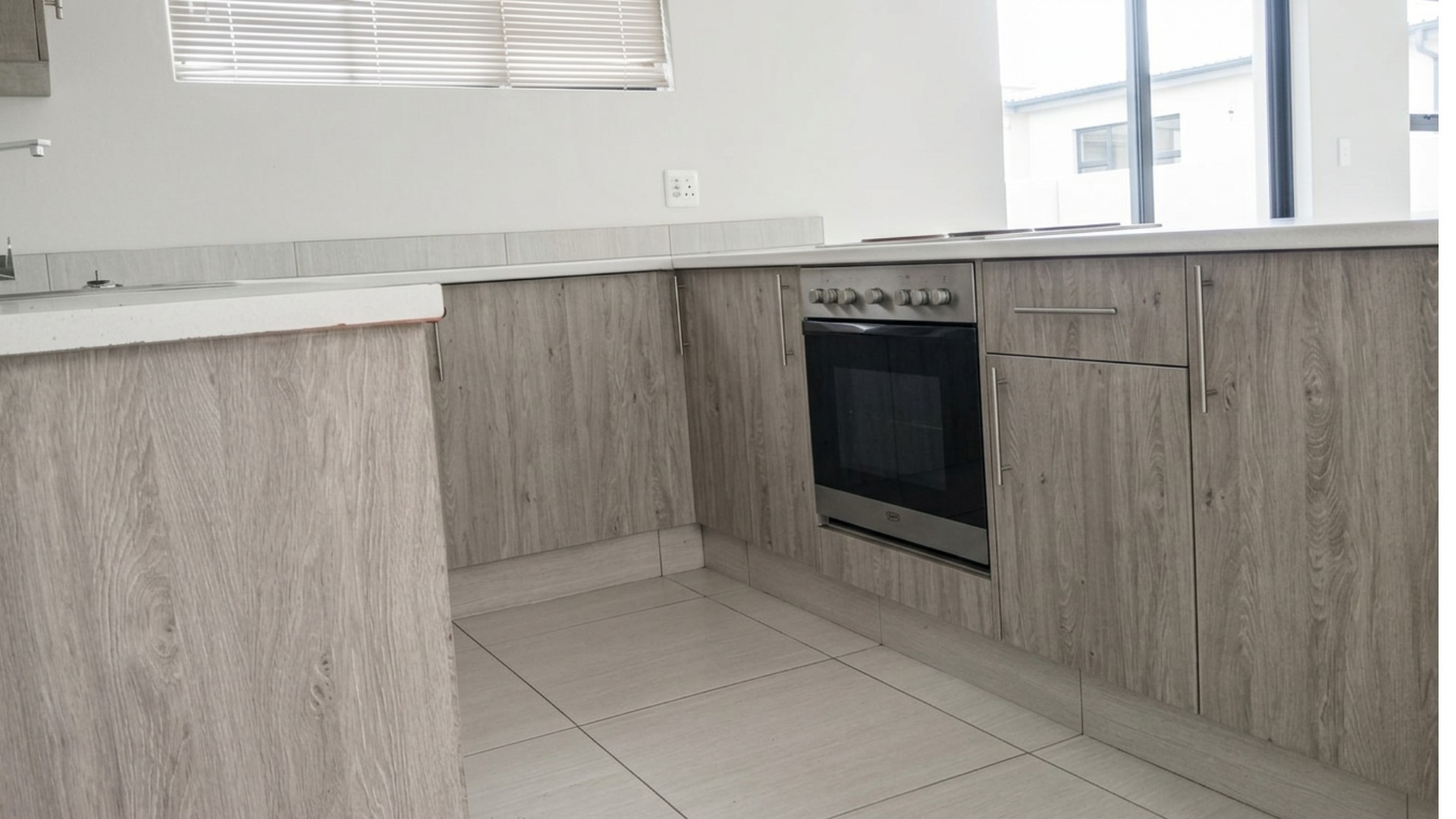 Townhouse for rent in Nahoon Valley Park, East London, 255 m²
