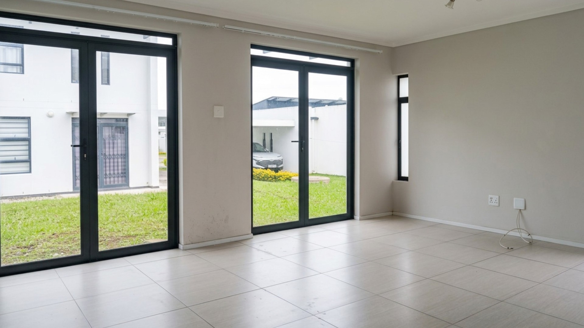 Townhouse for rent in Nahoon Valley Park, East London, 255 m²