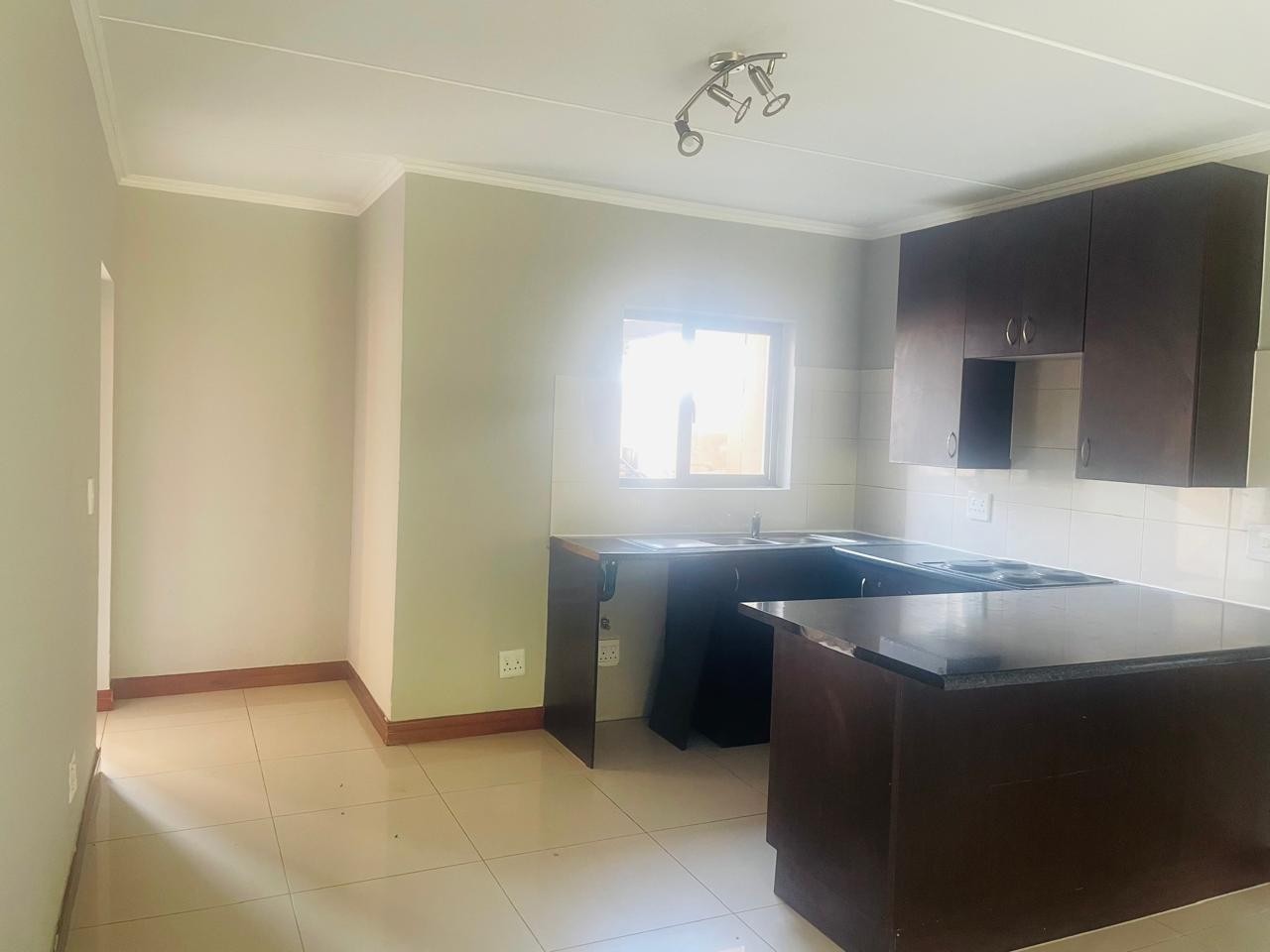 Apartment for rent in Carlswald, Midrand, 1 A (0th floor), Hill of Goodhope !!, 11 New road, Carlswald, Midrand, Gauteng, 75 m²
