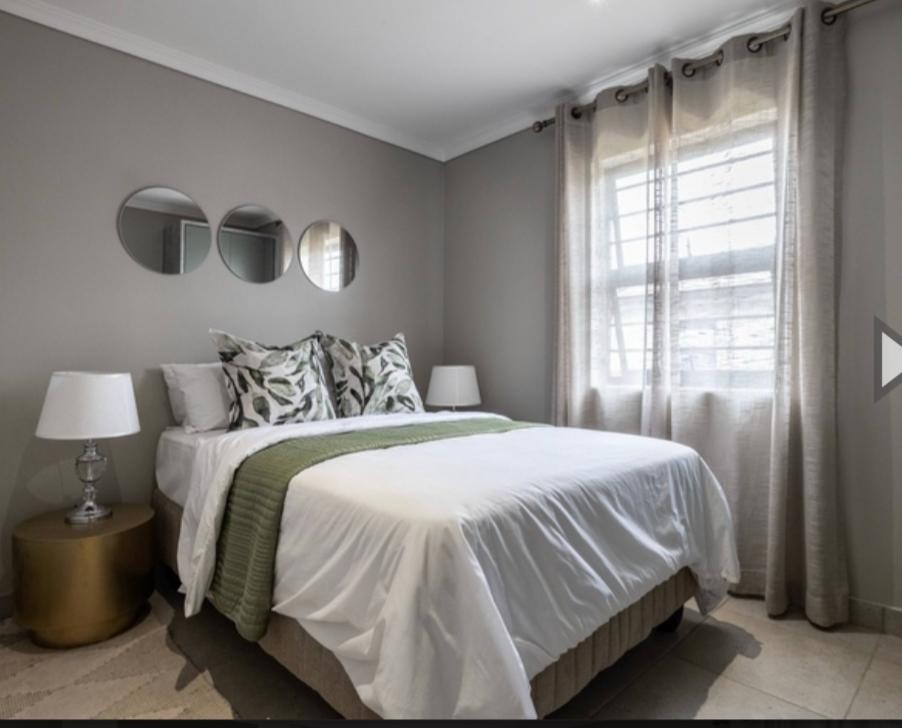 Apartment for rent in Paulshof, Sandton, 1 D (1st floor), Brynbrook complex, 11 witkoppen Road, Paulshof, Sandton, Gauteng, 90 m²