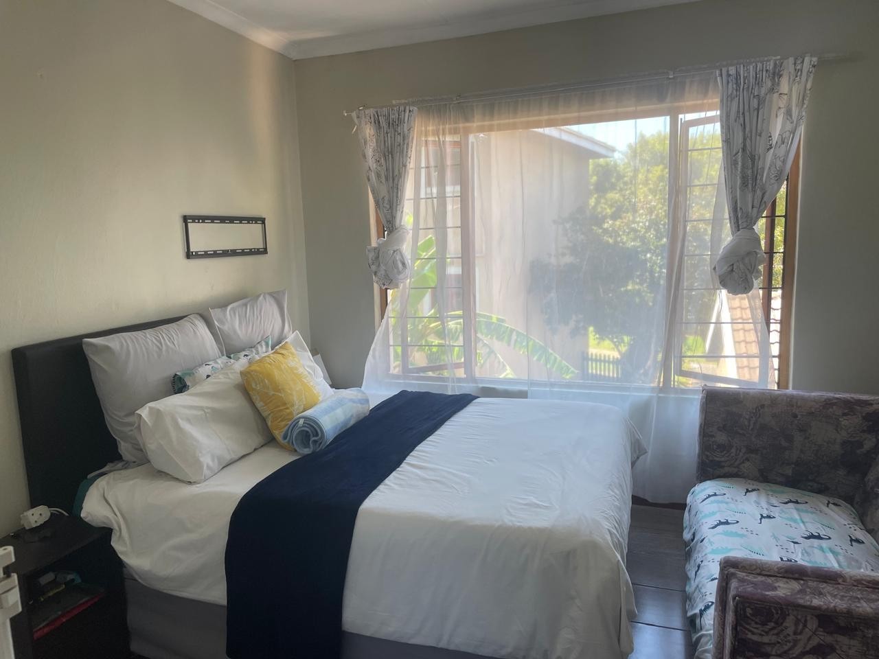 Apartment for rent in Paulshof, Sandton, 1 D (1st floor), Brynbrook complex, 11 witkoppen Road, Paulshof, Sandton, Gauteng, 90 m²