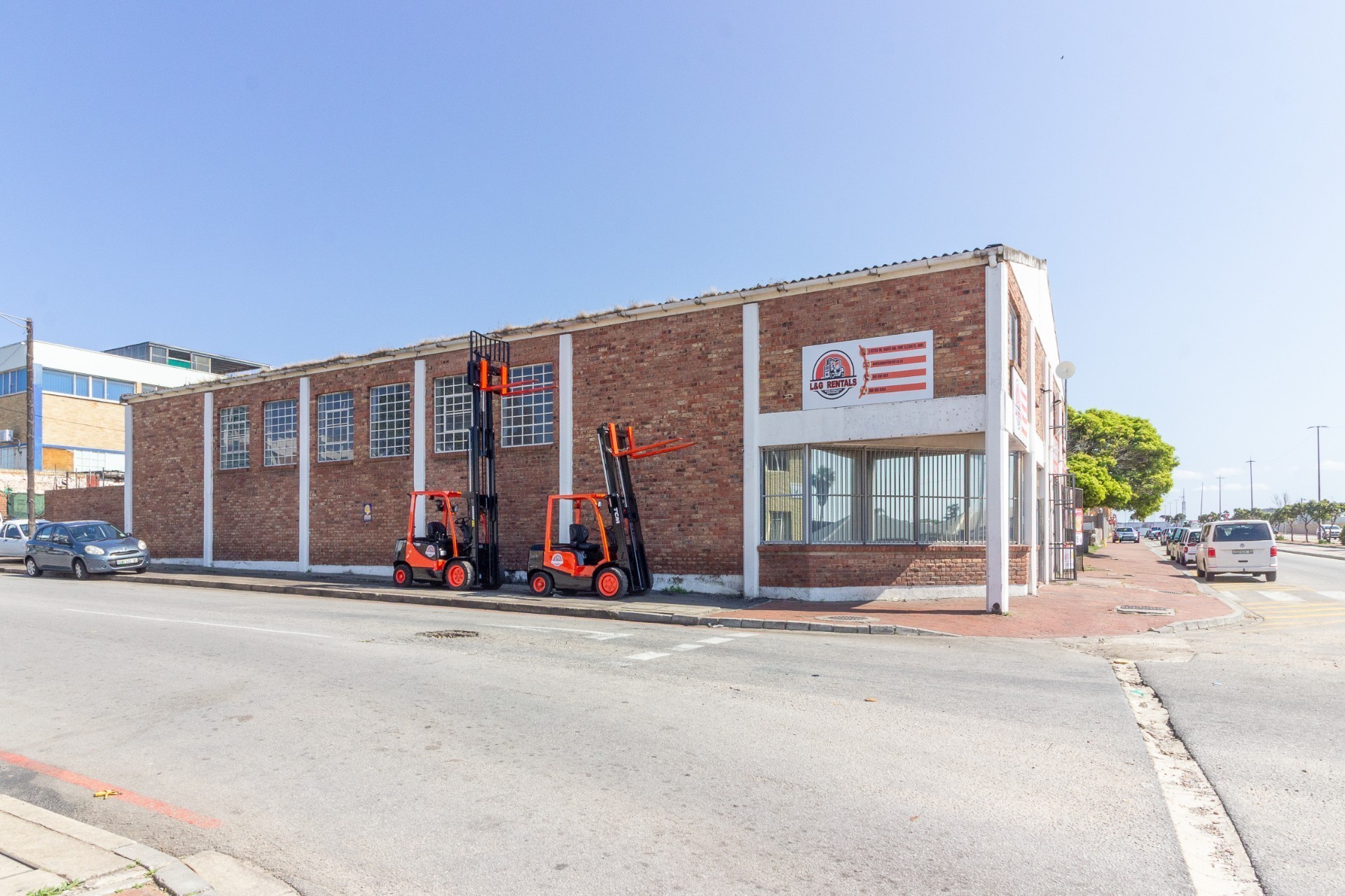 Warehouse for rent in North End, Port Elizabeth, 293 m²