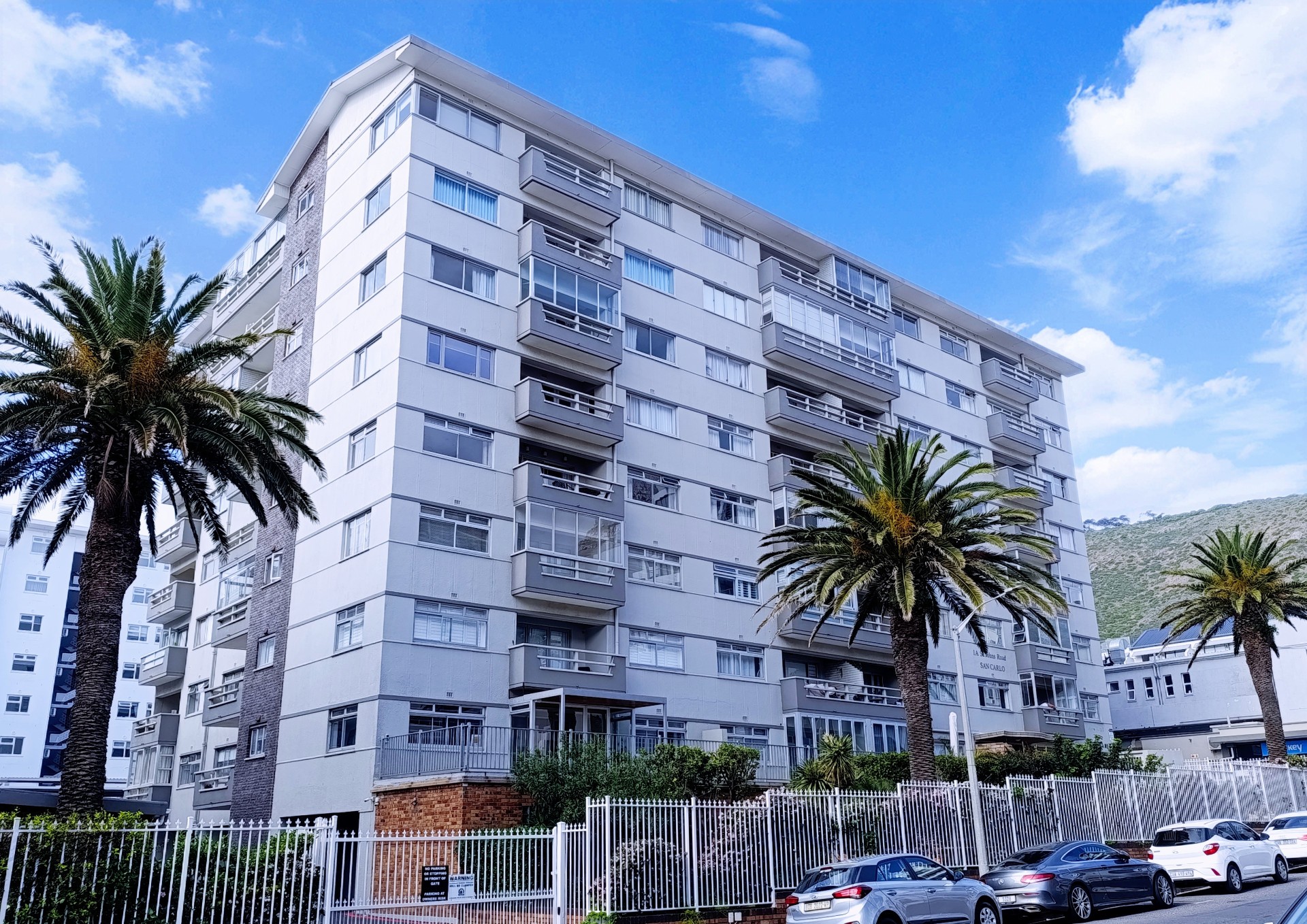 Apartment for sale in Sea Point, Cape Town, 68 m²