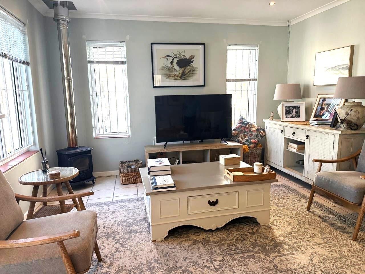 Townhouse for rent in Costa Sarda, Knysna
