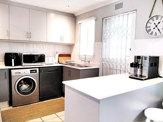 Townhouse for rent in Costa Sarda, Knysna