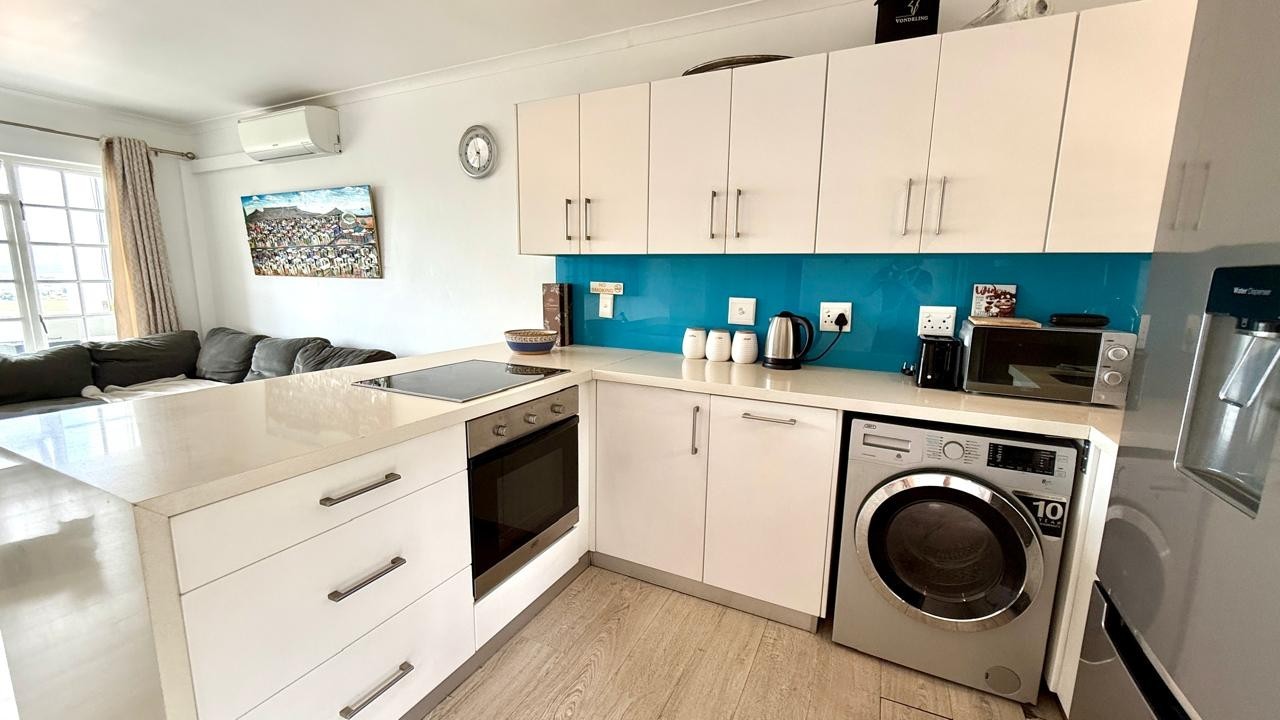 Apartment for rent in Knysna Central, Knysna, 75 m²