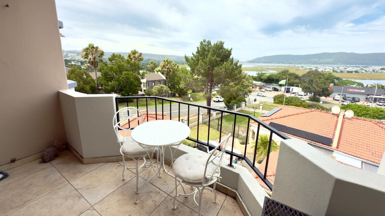 Apartment for rent in Knysna Central, Knysna, 75 m²