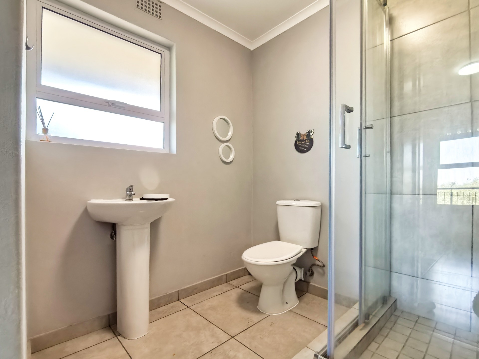 Apartment for rent in Chase Valley, Pietermaritzburg, KwaZulu Natal, 375 Block W, Forest Waters, 70 Connor Road, Chase Valley, Pietermaritzburg, KwaZulu Natal, 40 m²