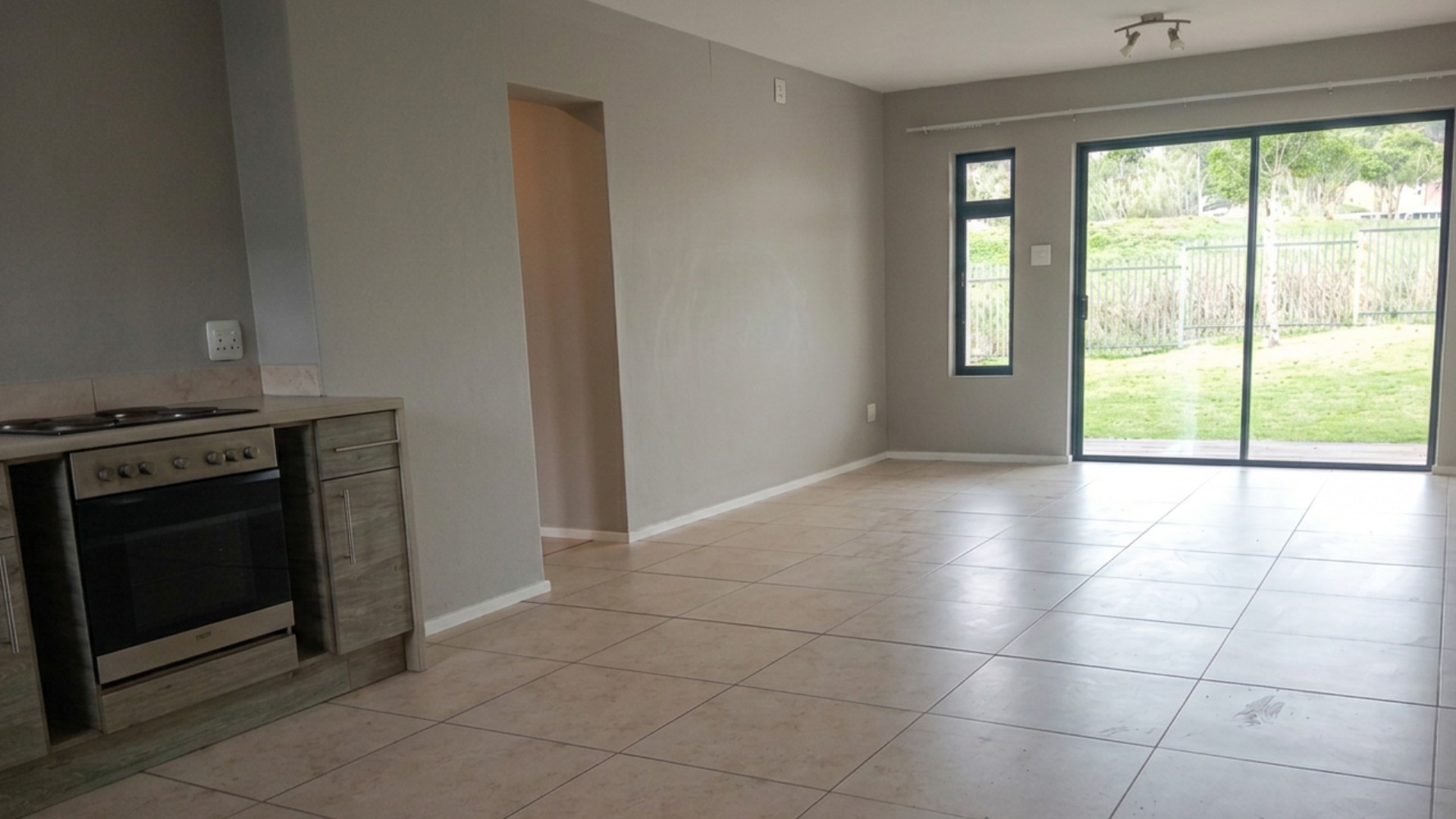 Apartment for sale in Nahoon Valley Park, East London, 88 m²