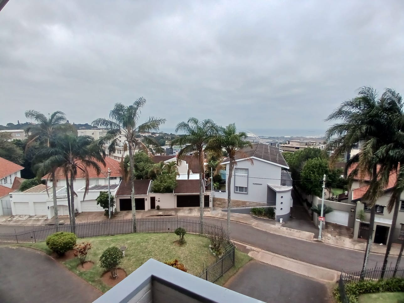 Apartment for rent in Essenwood, Durban, KwaZulu Natal, 89 m²