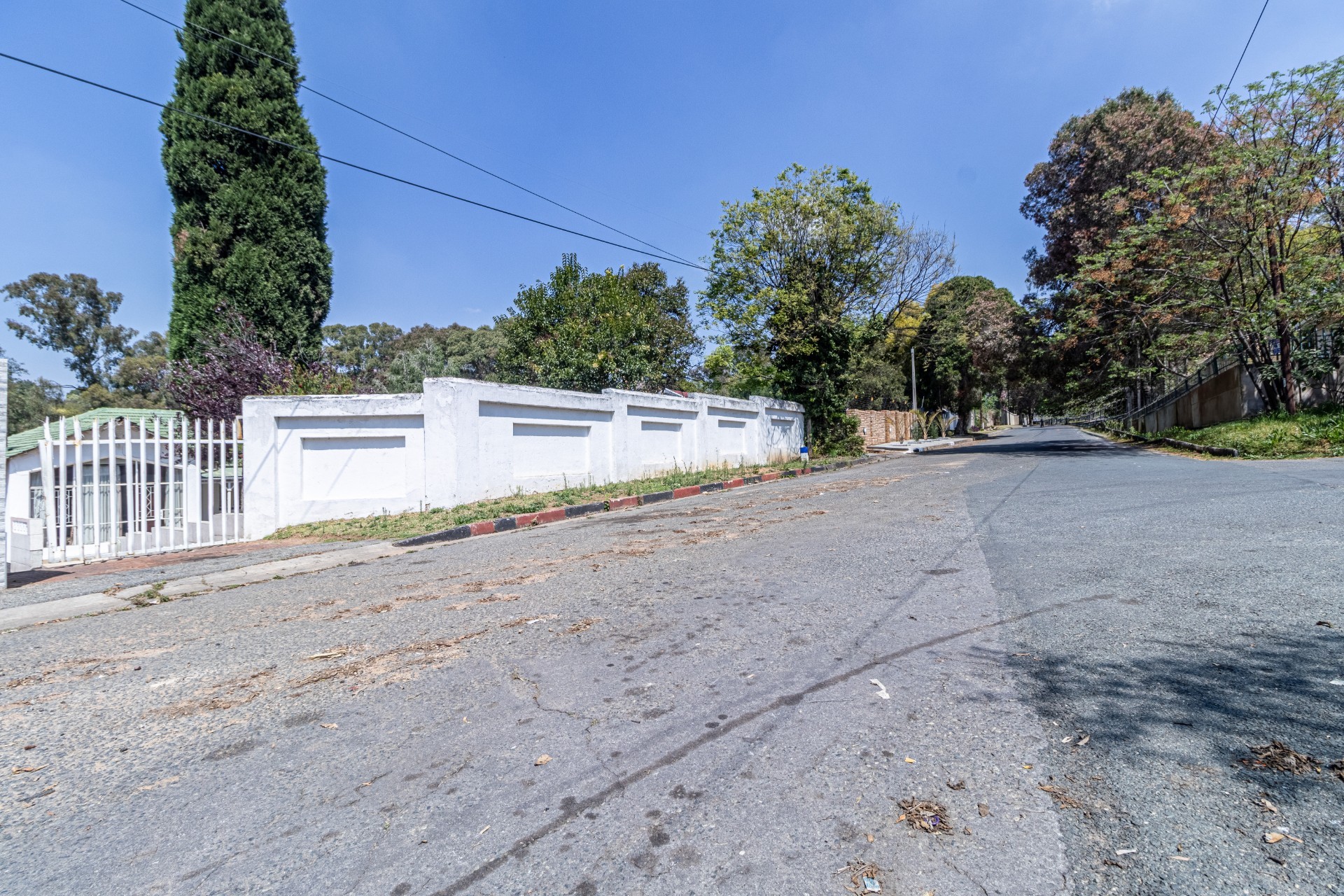 House for sale in Lyndhurst, Johannesburg, 2024 m²