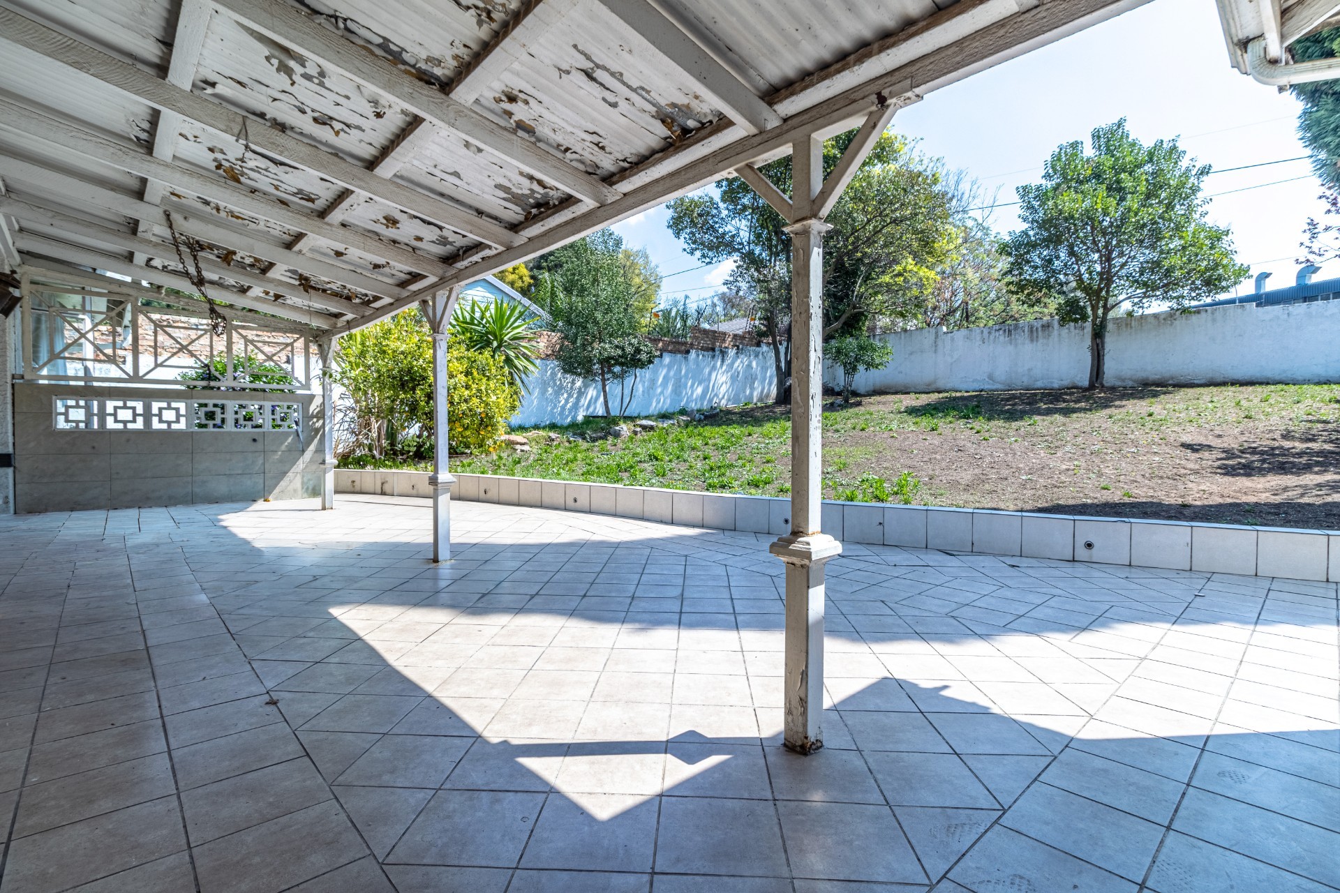 House for sale in Lyndhurst, Johannesburg, 2024 m²