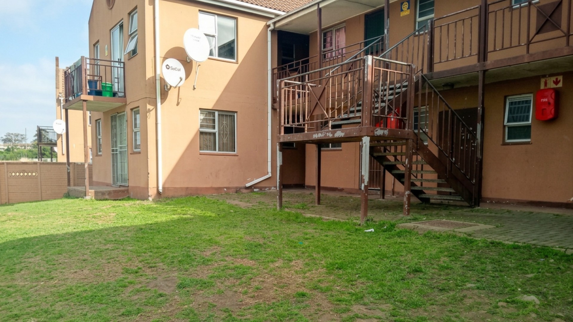 Two-Bedroom First-Floor Apartment in Siyafula Flats - Ideal for First-Time Buyers or Investment