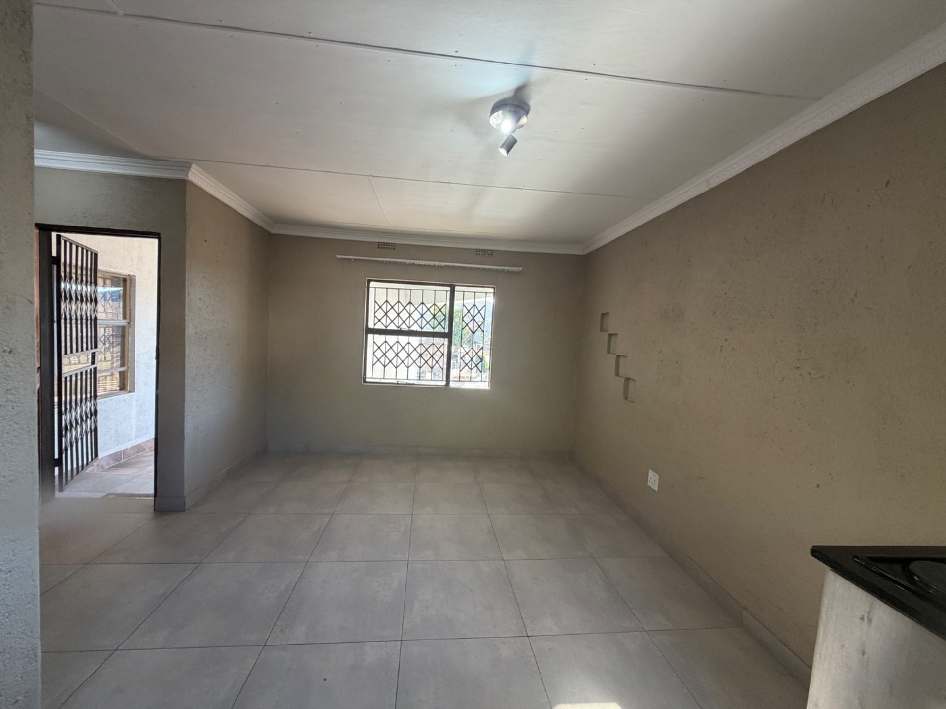 Room for rent in Kanyamazane, Nsikazi, 55 Kanyamazane e1 (5th floor), Kanyamazane, 54 Kanyamazane, Kanyamazane, Nsikazi, Mpumalanga