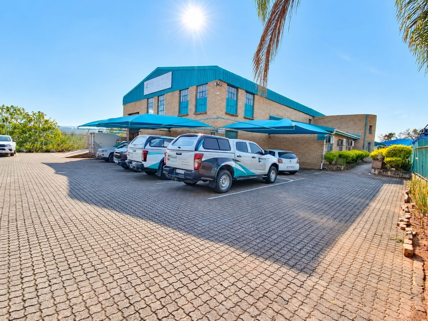 Warehouse for rent in Nelspruit Central, Nelspruit, 687 m²