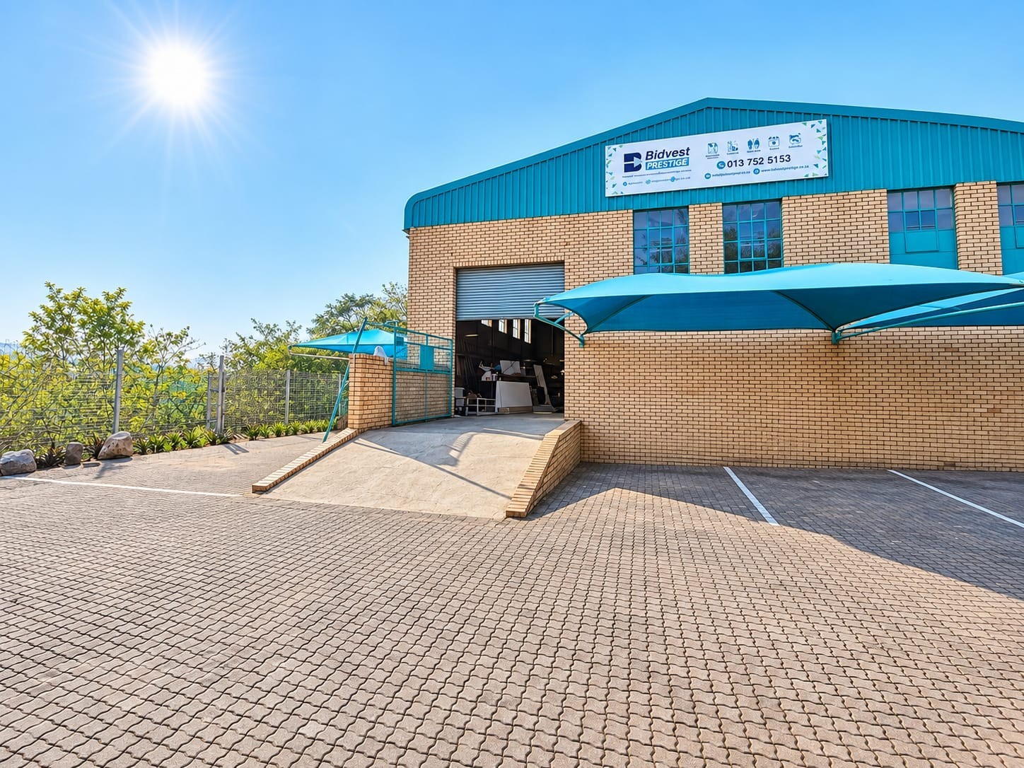 Warehouse for rent in Nelspruit Central, Nelspruit, 687 m²