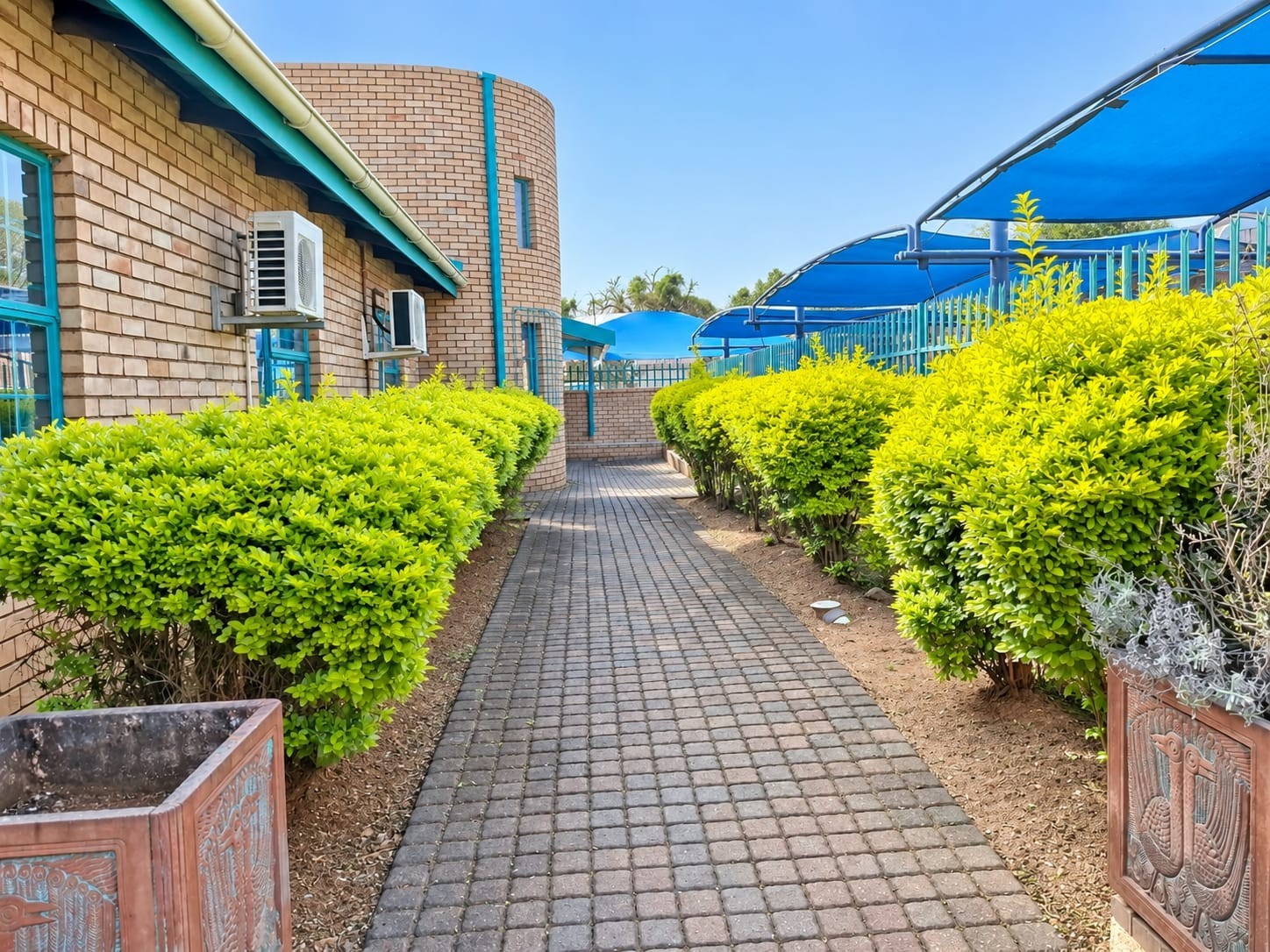 Warehouse for rent in Nelspruit Central, Nelspruit, 687 m²