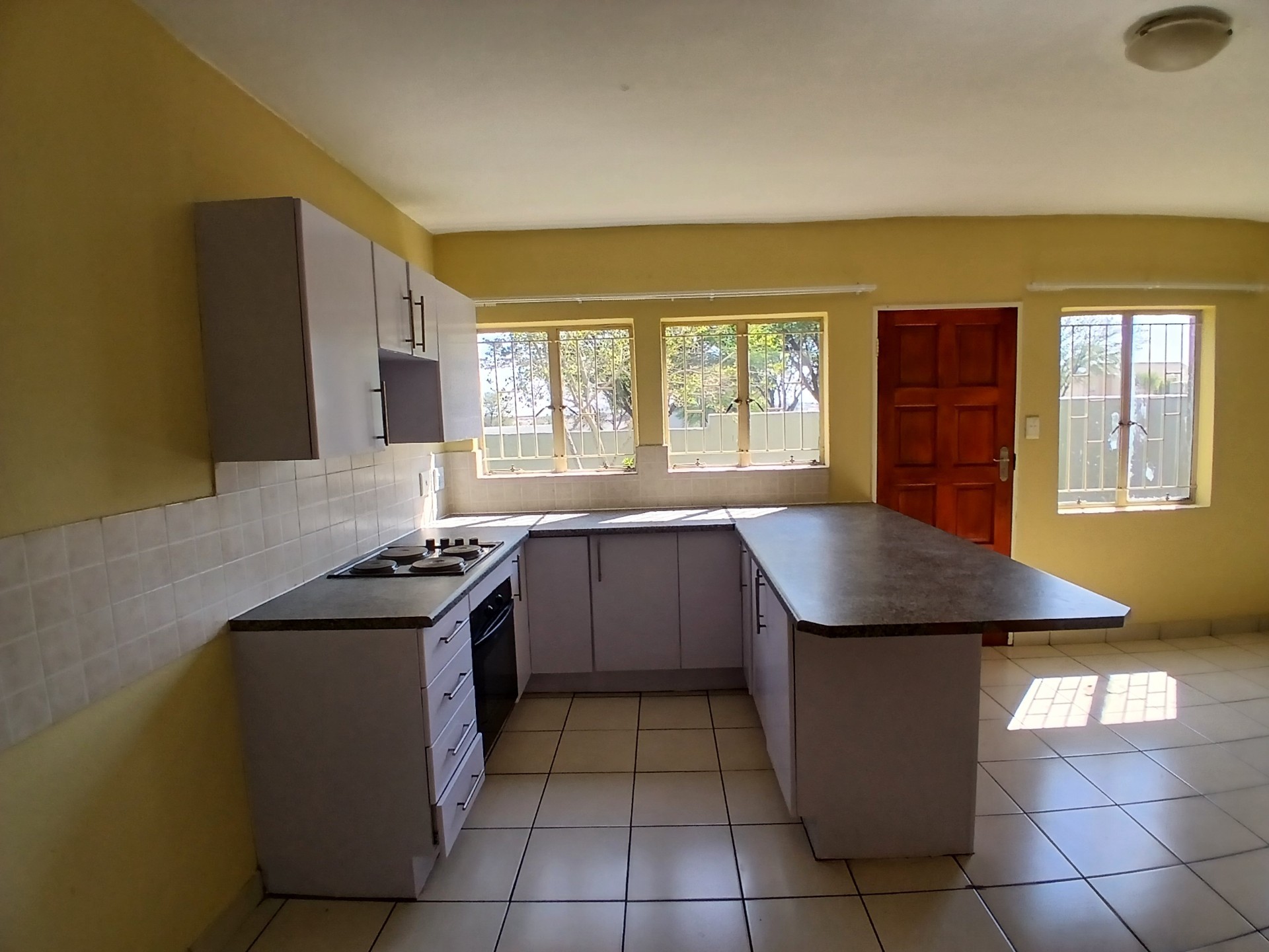Townhouse for sale in Kosmosdal, Centurion, 108 m²