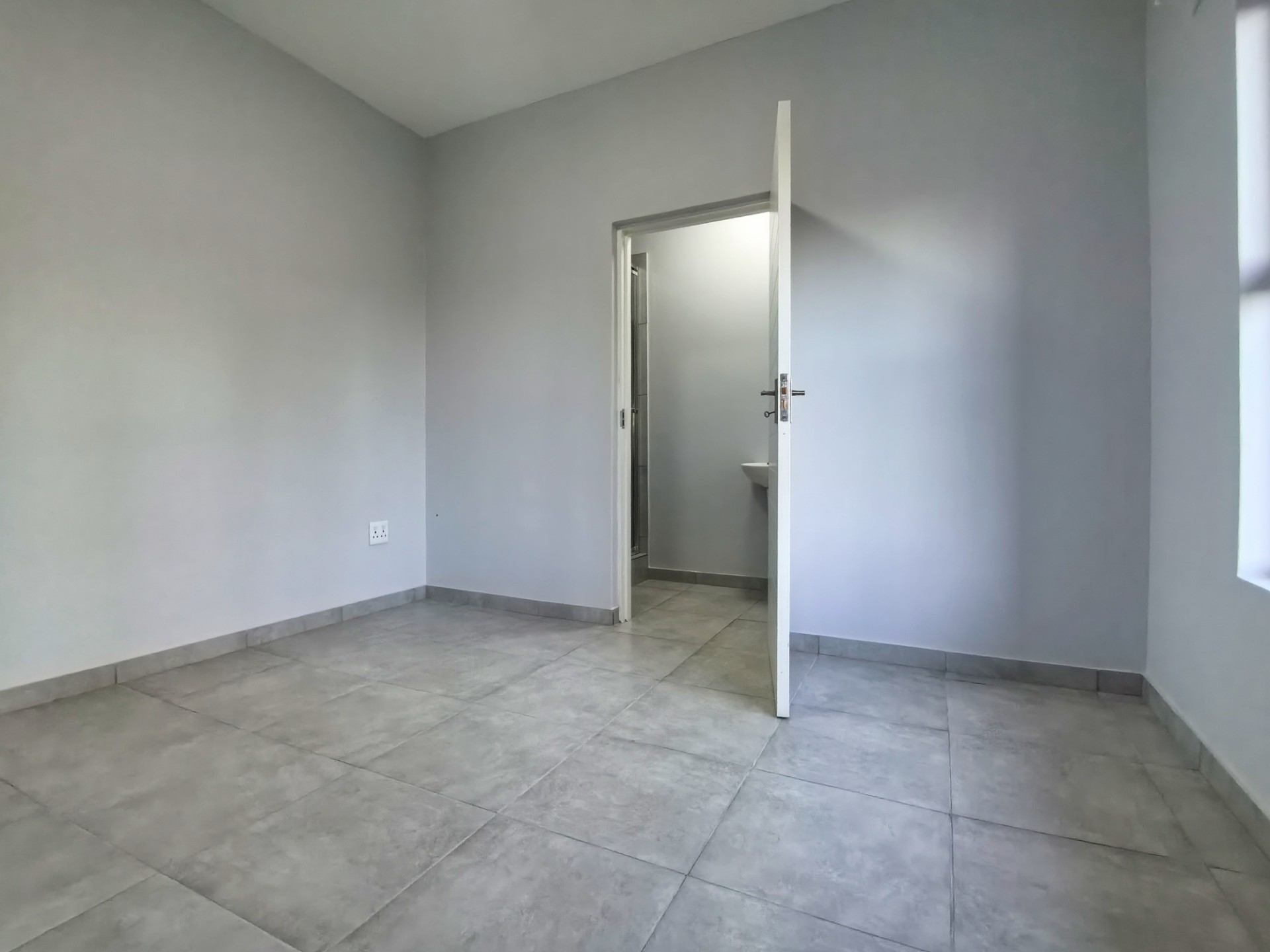 Apartment for rent in Chase Valley, Pietermaritzburg, KwaZulu Natal, 370 Block W (1st floor), Forest Waters, 70 Connor Road, Chase Valley, Pietermaritzburg, KwaZulu Natal, 62 m²