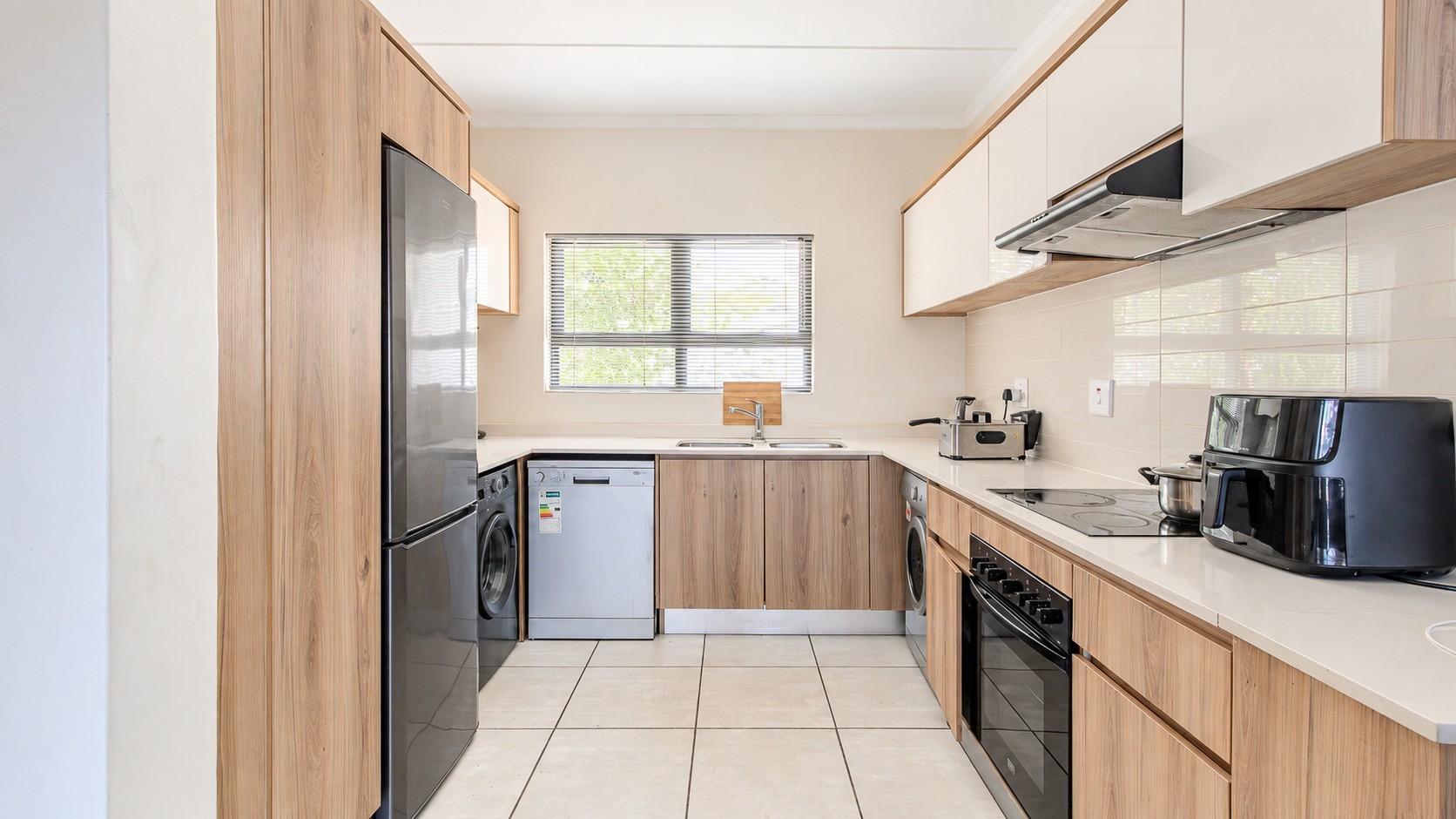 Apartment for rent in De Zicht Estate, Richwood, Milnerton, 603 De Zicht (1st floor), De Zicht, 1 Sylvia, De Zicht Estate, Richwood, Milnerton, Western Cape, 104 m²