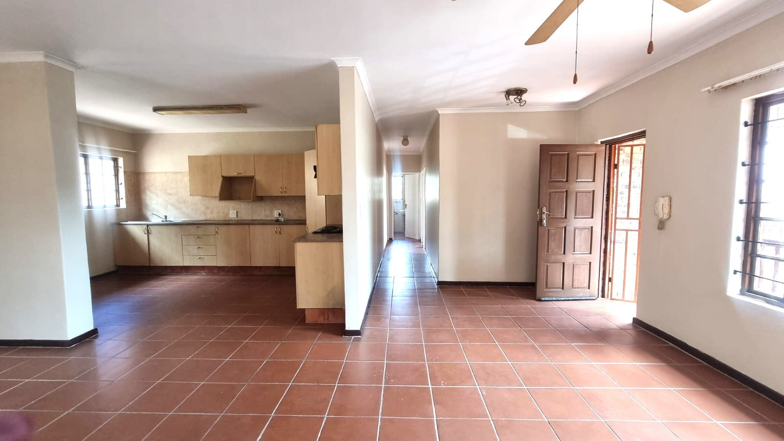 House for rent in Stonehenge, Nelspruit, 1277 m²