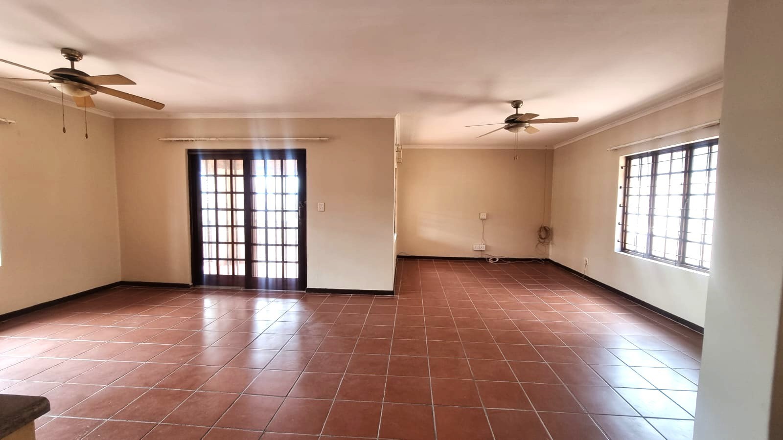 House for rent in Stonehenge, Nelspruit, 1277 m²